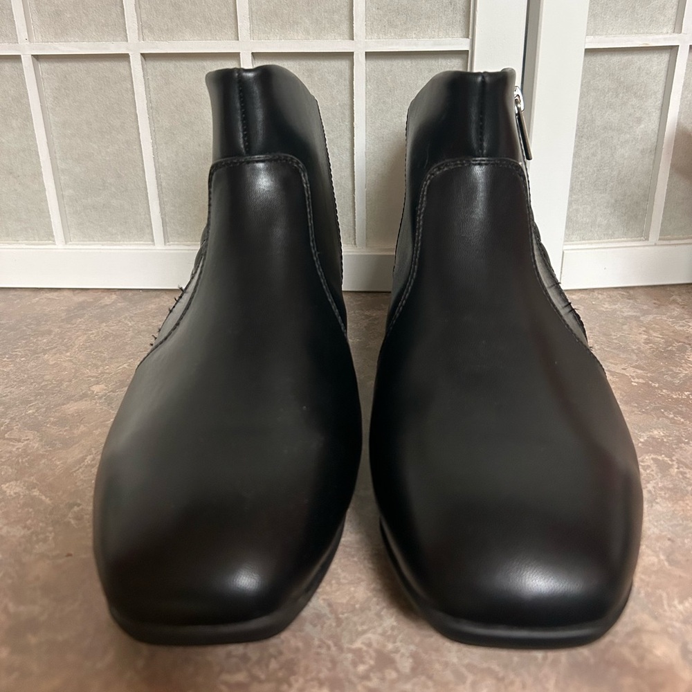 Comfortview Ceil Quilted Ankle Booties - Picture 5 of 16